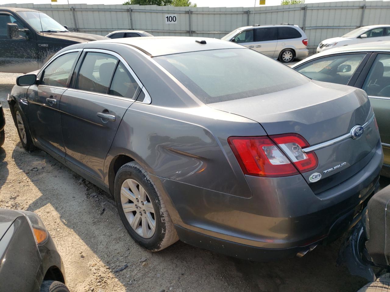 Photo 3 from auction – 2011 FORD TAURUS SE with VIN 1FAHP2DW8BG124123
