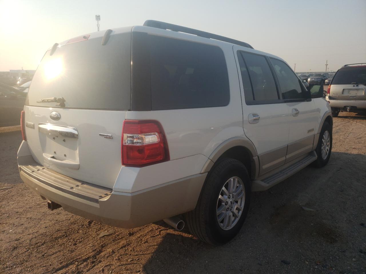 Photo 4 from auction – 2008 FORD EXPEDITION with VIN 1FMFU17528LA39149