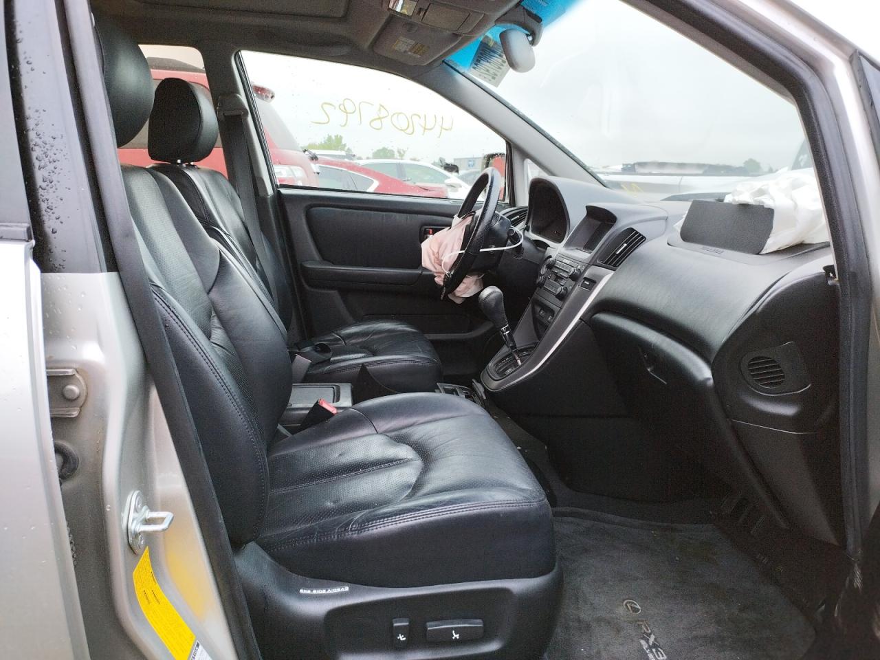 Photo 5 from auction – 2001 LEXUS RX 300 with VIN JTJHF10U810215196