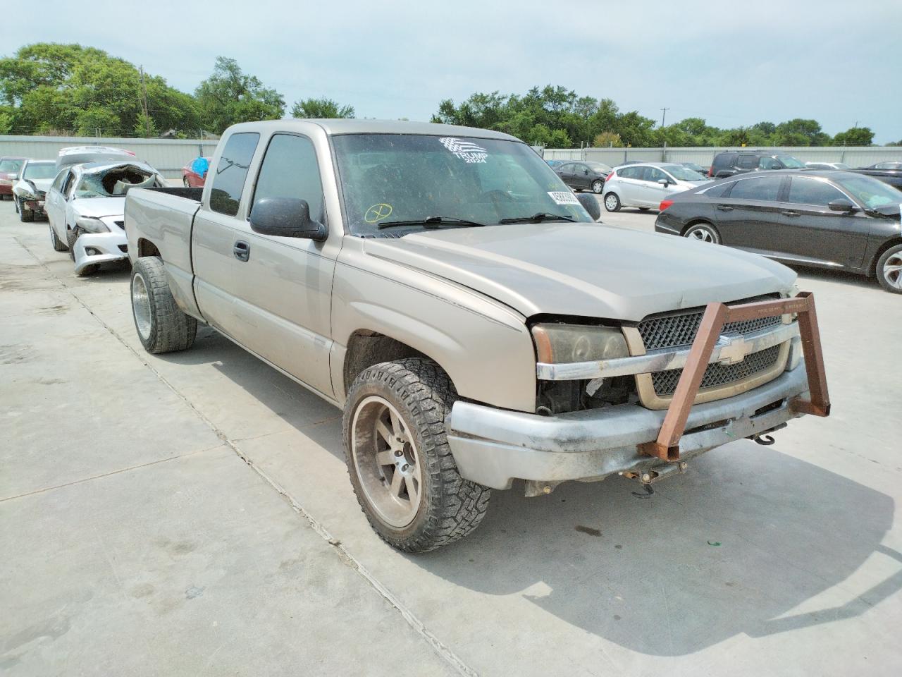 CHEVROLET SILVERADO 2003 with VIN 1GCEC19T43Z159796 - Photo from auction