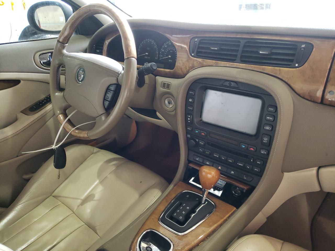 Photo 9 from auction – 2003 JAGUAR S-TYPE with VIN SAJEA01U63HM89533