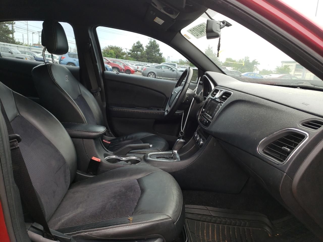Photo 5 from auction – 2011 CHRYSLER 200 S with VIN 1C3BC8FG5BN574865
