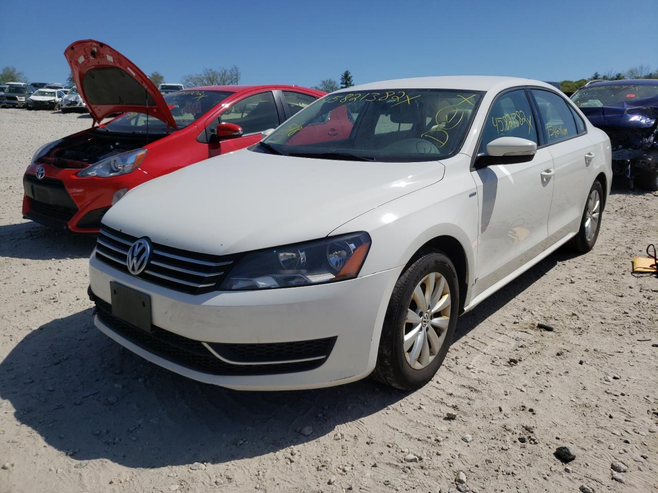 Photo 2 from auction – 2014 VOLKSWAGEN PASSAT S with VIN 1VWAT7A30EC118940
