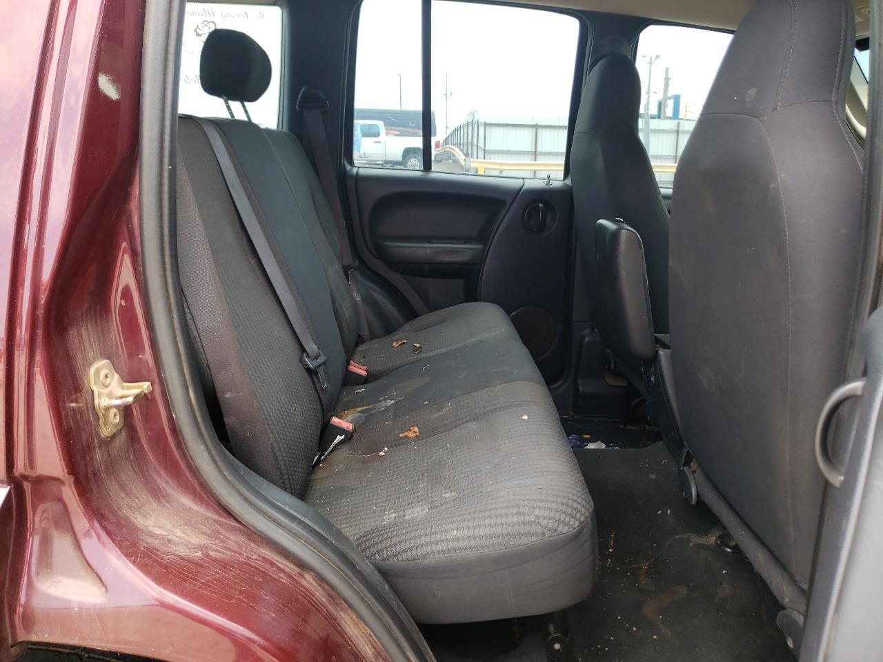 Photo 6 from auction – 2003 JEEP LIBERTY SP with VIN 1J4GL48KX3W628128