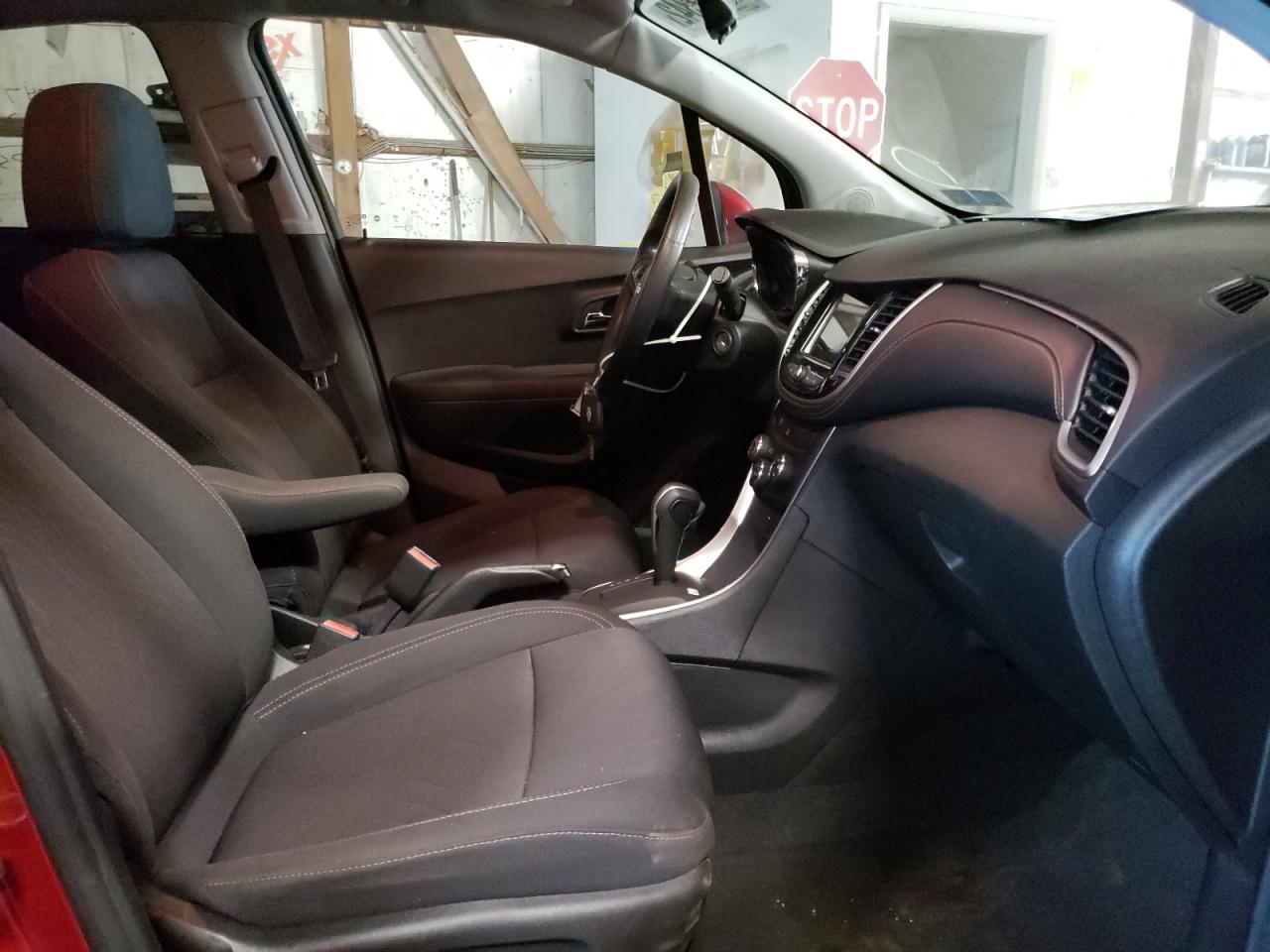 Photo 5 from auction – 2019 CHEVROLET TRAX 1LT with VIN 3GNCJPSB2KL287663