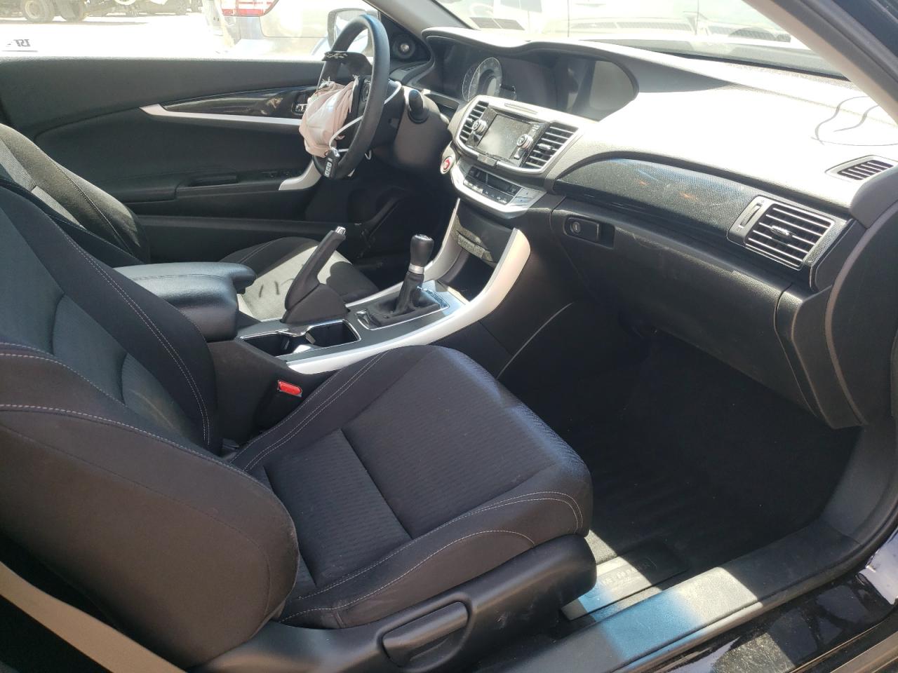 Photo 5 from auction – 2015 HONDA ACCORD EX with VIN 1HGCT1A7XFA016197
