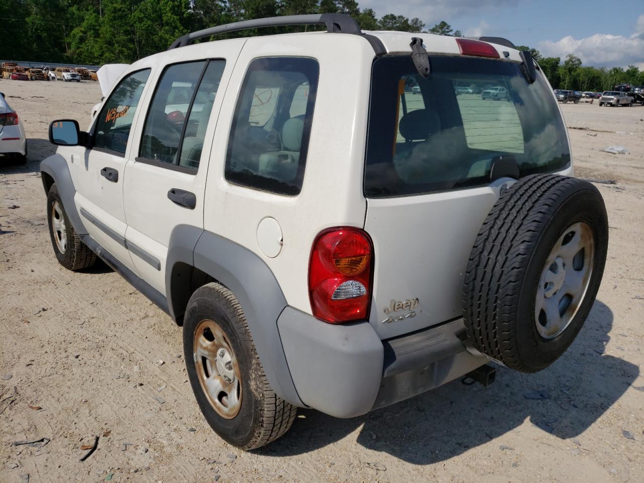 Photo 3 from auction – 2005 JEEP LIBERTY SP with VIN 1J4GL48K65W601057