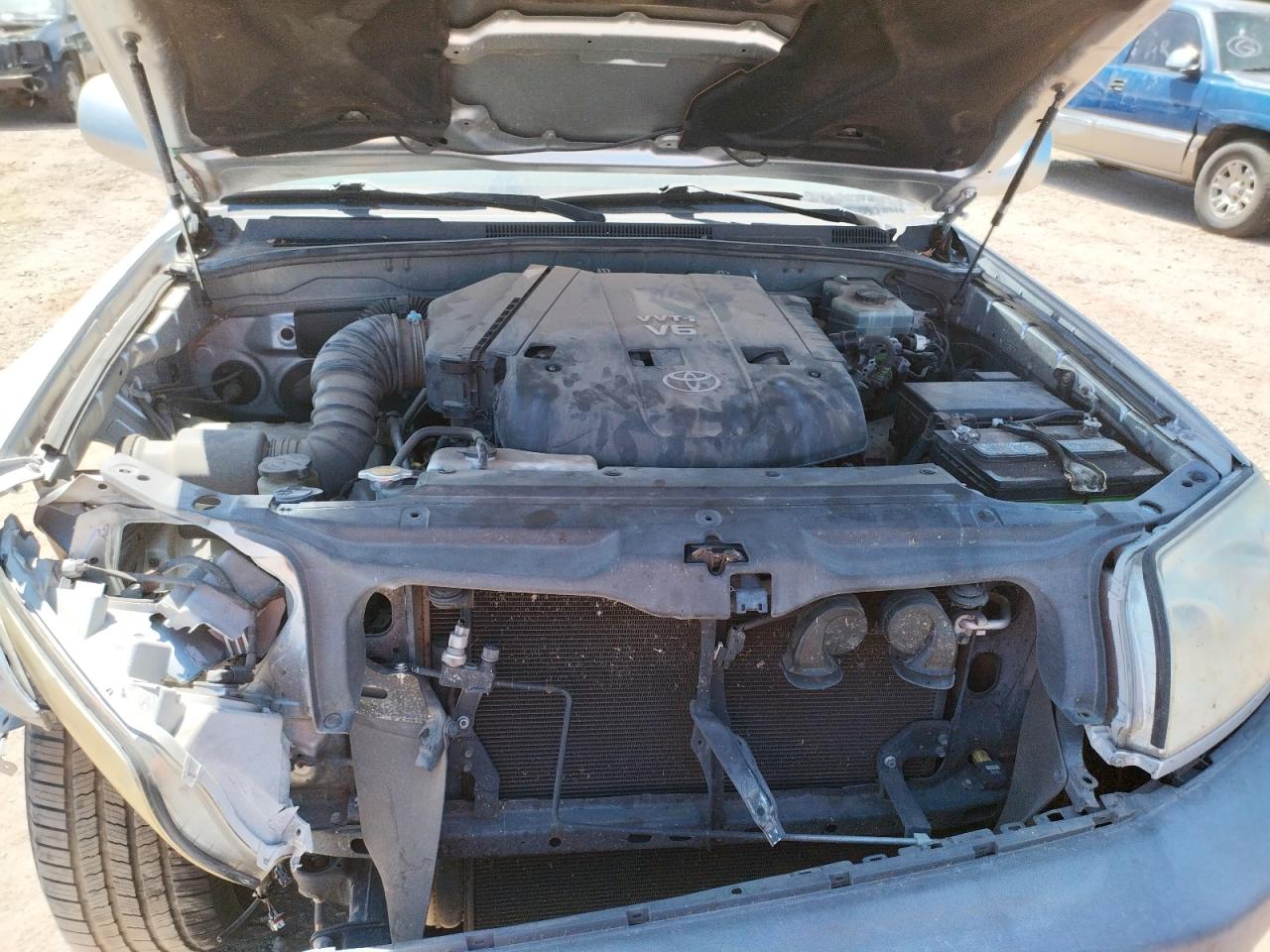 Photo 7 from auction – 2003 TOYOTA 4RUNNER SR with VIN JTEZU14R530002708