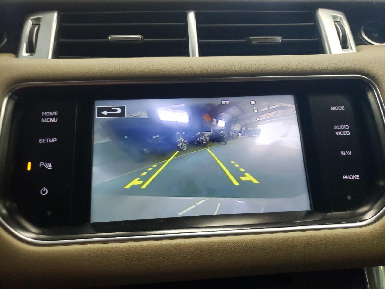 Photo 9 from auction – 2015 LAND ROVER RANGE ROVE with VIN SALWG2VF4FA610154