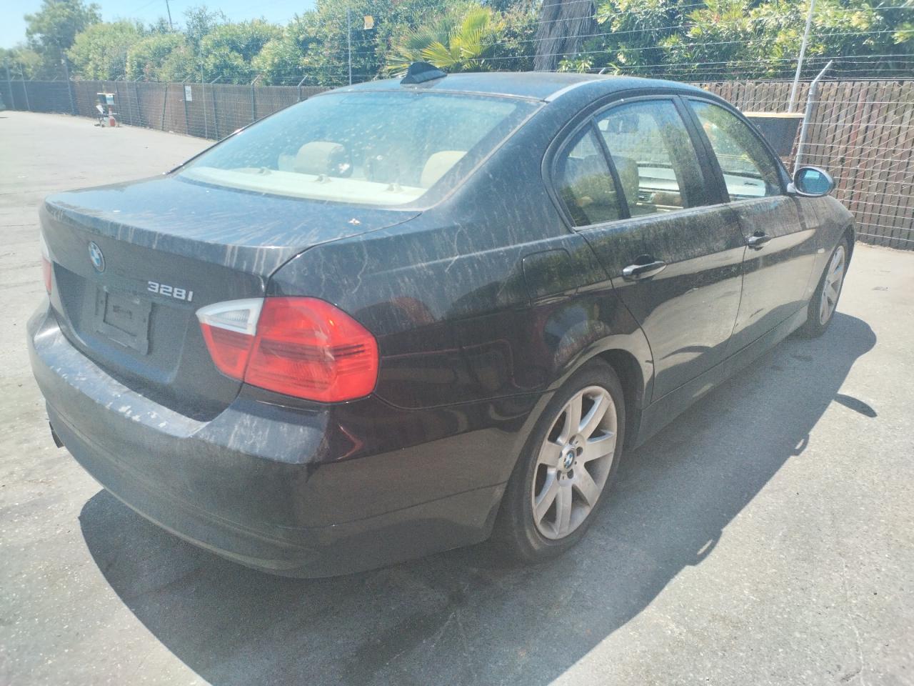 Photo 4 from auction – 2007 BMW 328 I with VIN WBAVA33597KX80393