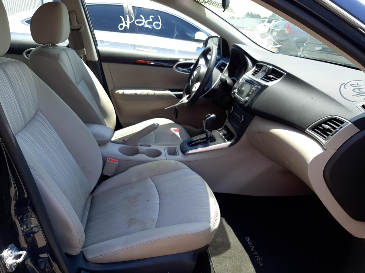 Photo 5 from auction – 2016 NISSAN SENTRA S with VIN 3N1AB7AP1GL670482