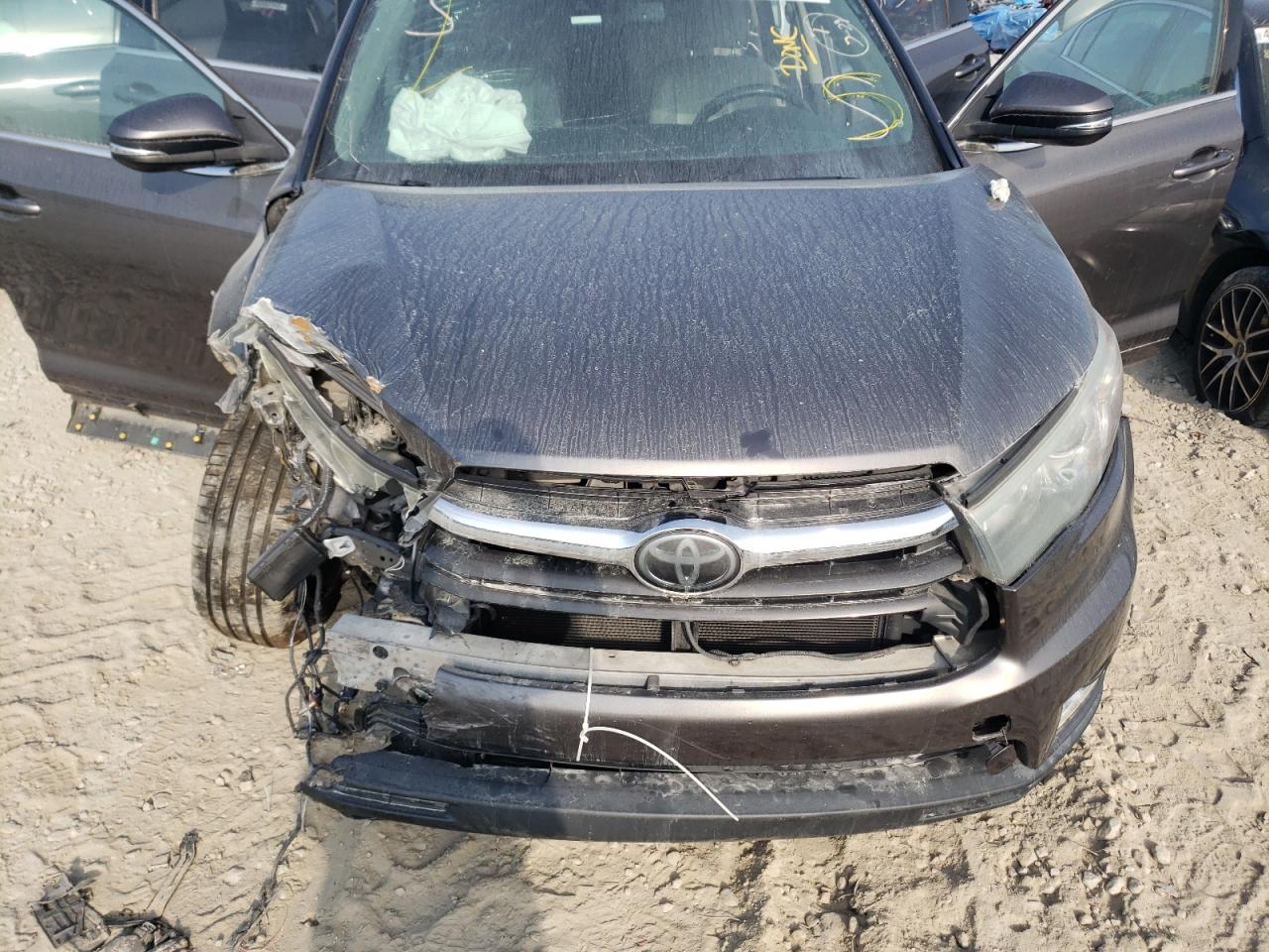 Photo 7 from auction – 2015 TOYOTA HIGHLANDER with VIN 5TDYKRFH7FS119393