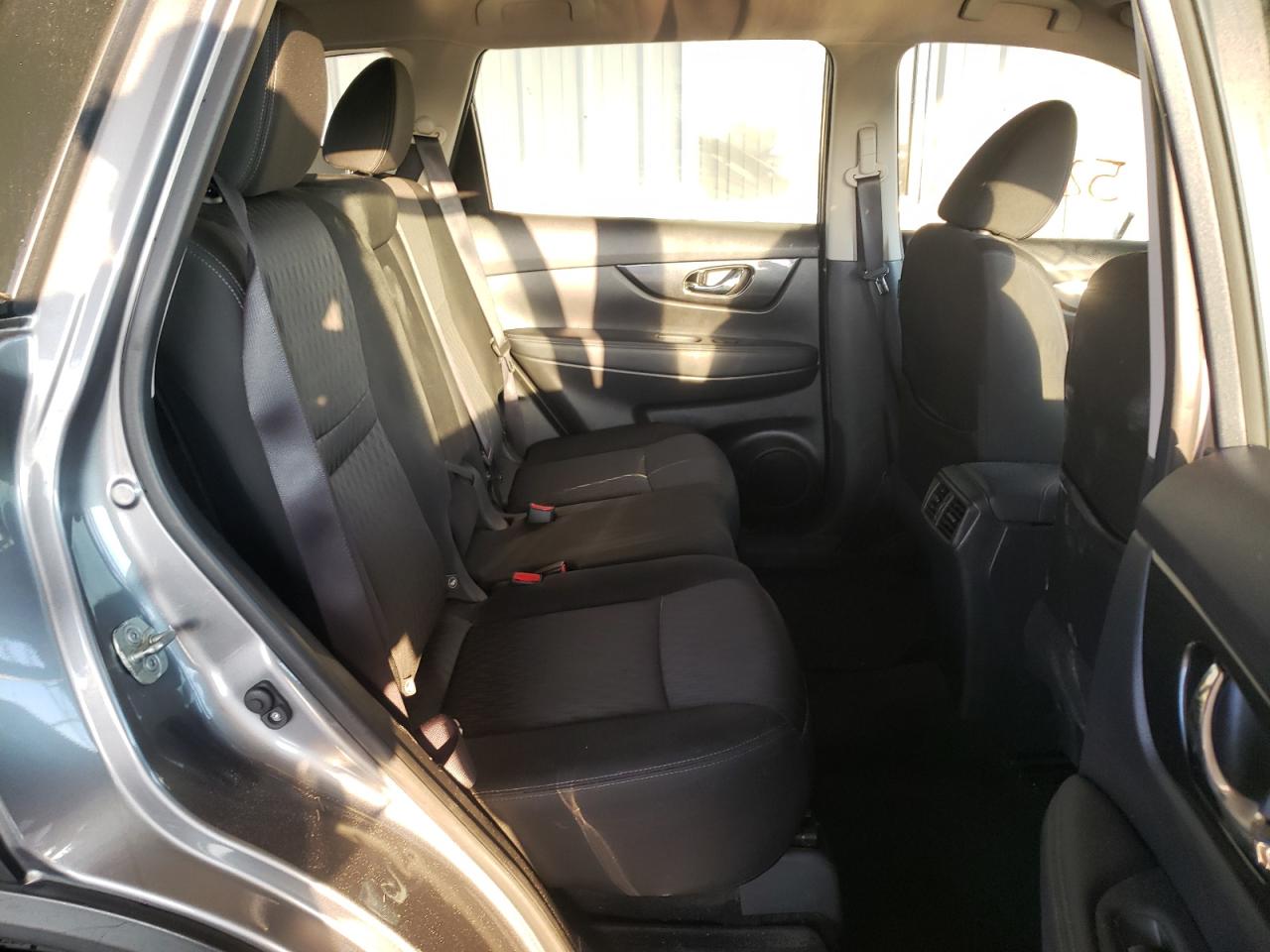 Photo 6 from auction – 2018 NISSAN ROGUE S with VIN KNMAT2MV8JP534014