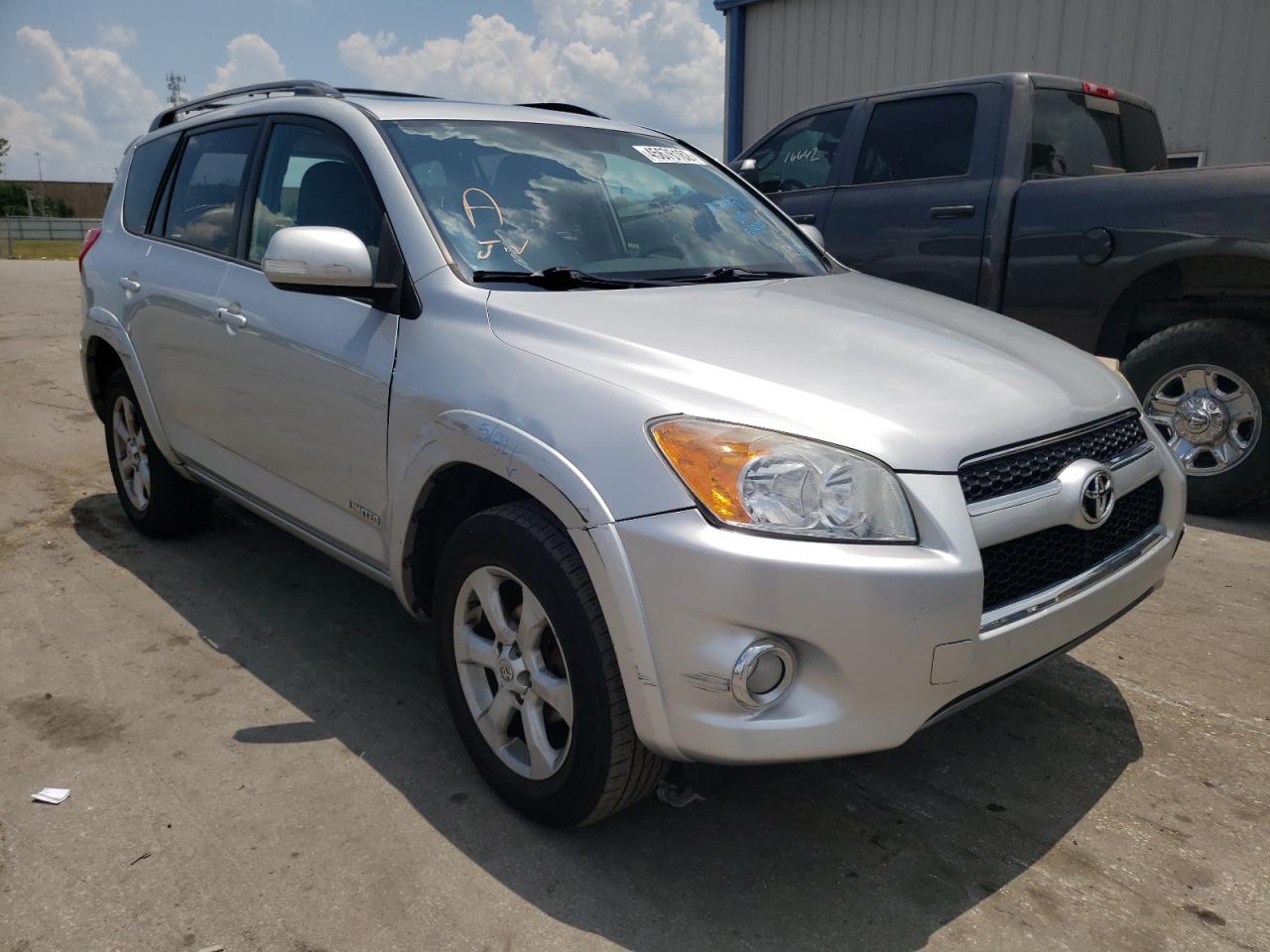 TOYOTA RAV4 LIMIT 2012 مع رقم تعريف المركبة 2T3DF4DV8CW225098 - صورة من المزاد