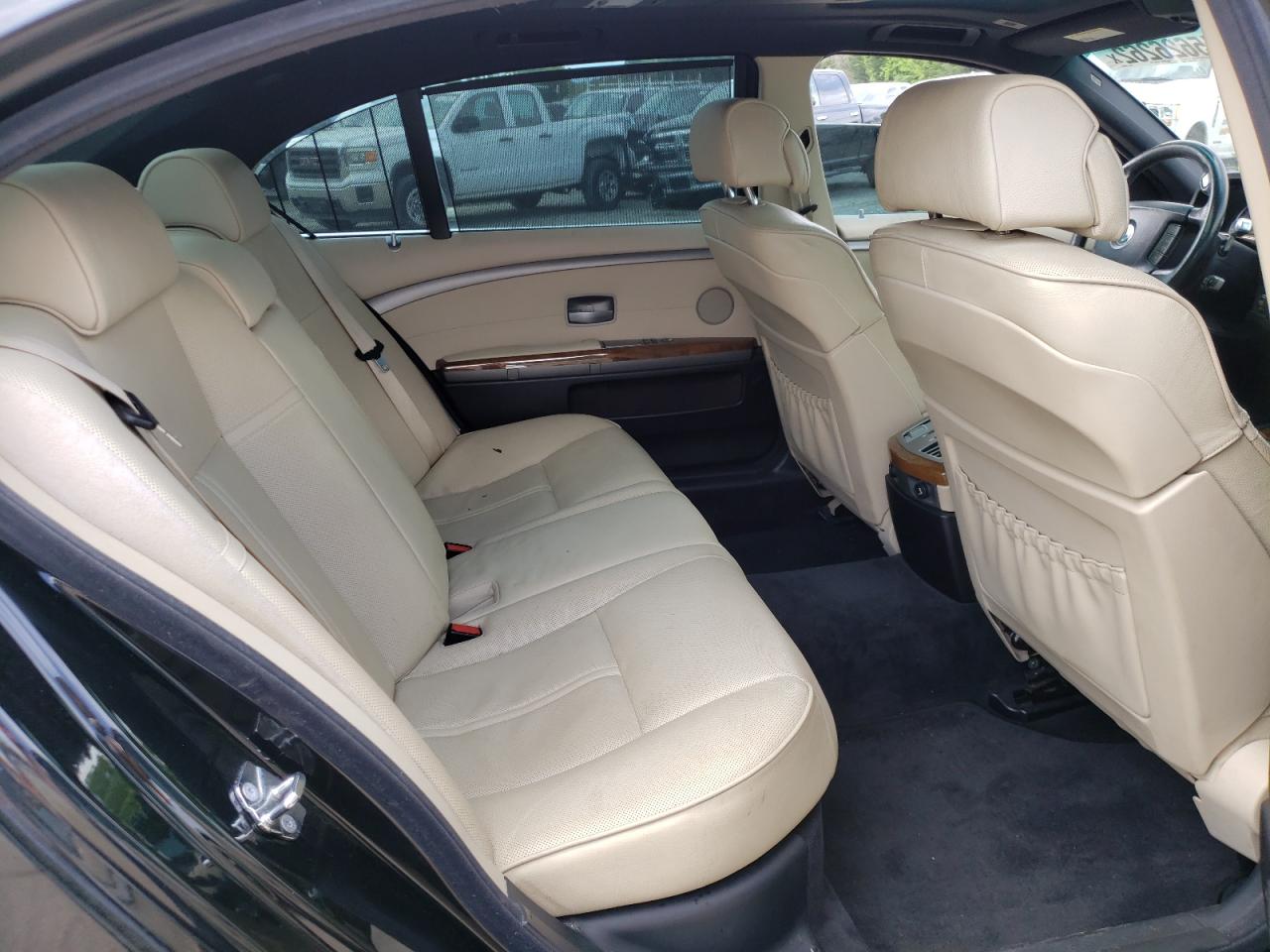 Photo 6 from auction – 2007 BMW 750 with VIN WBAHN83597DT72088