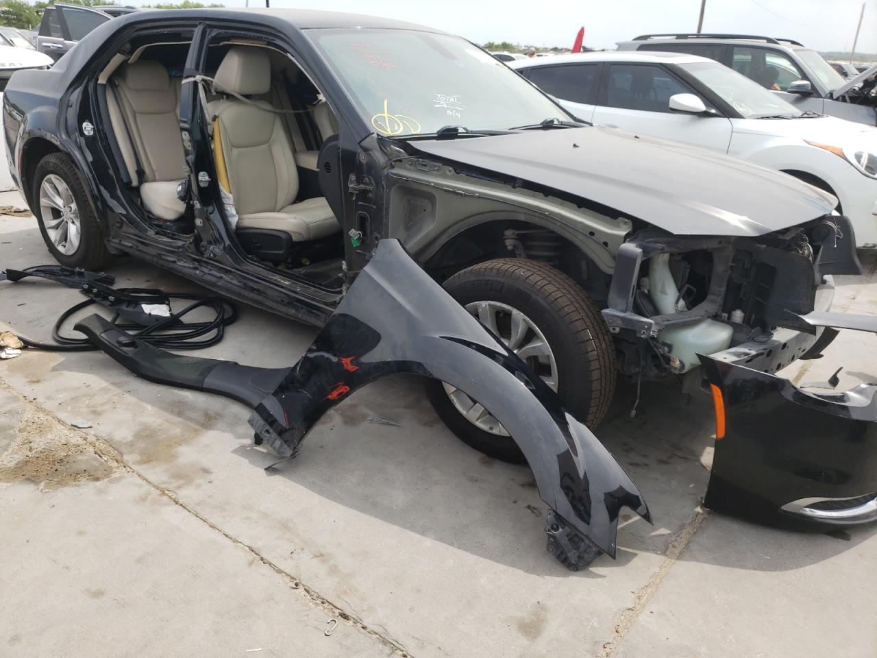 Photo 9 from auction – 2015 CHRYSLER 300 LIMITE with VIN 2C3CCAAG1FH749436