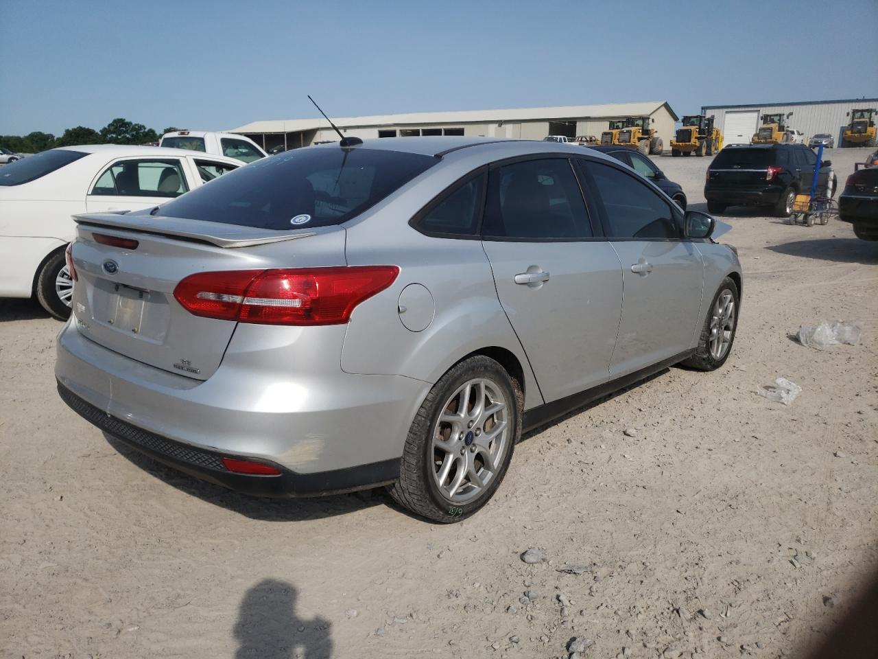 Photo 4 from auction – 2015 FORD FOCUS SE with VIN 1FADP3F20FL338714