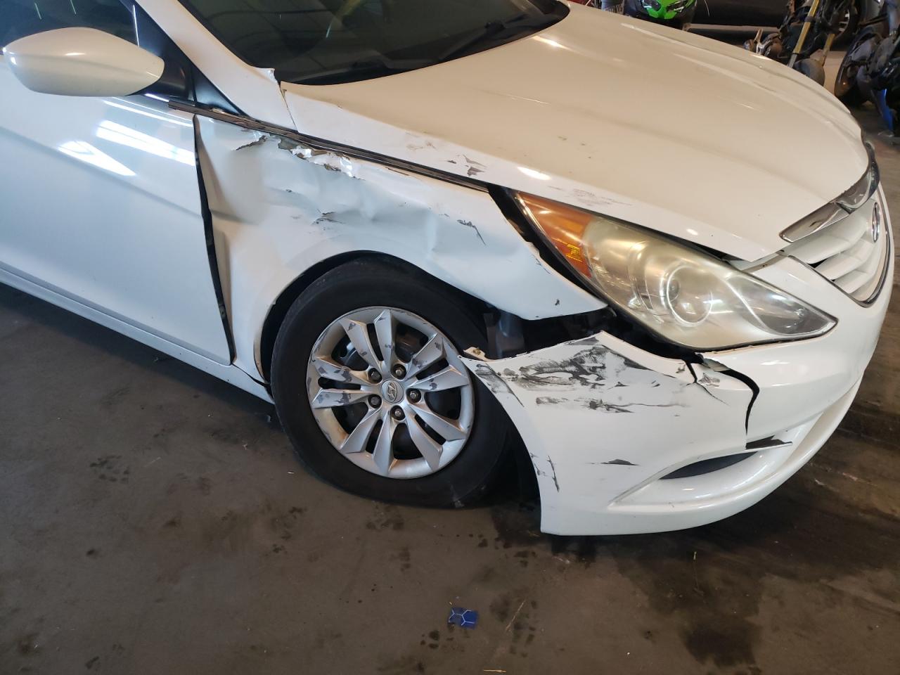 Photo 9 from auction – 2011 HYUNDAI SONATA GLS with VIN 5NPEB4AC7BH299993