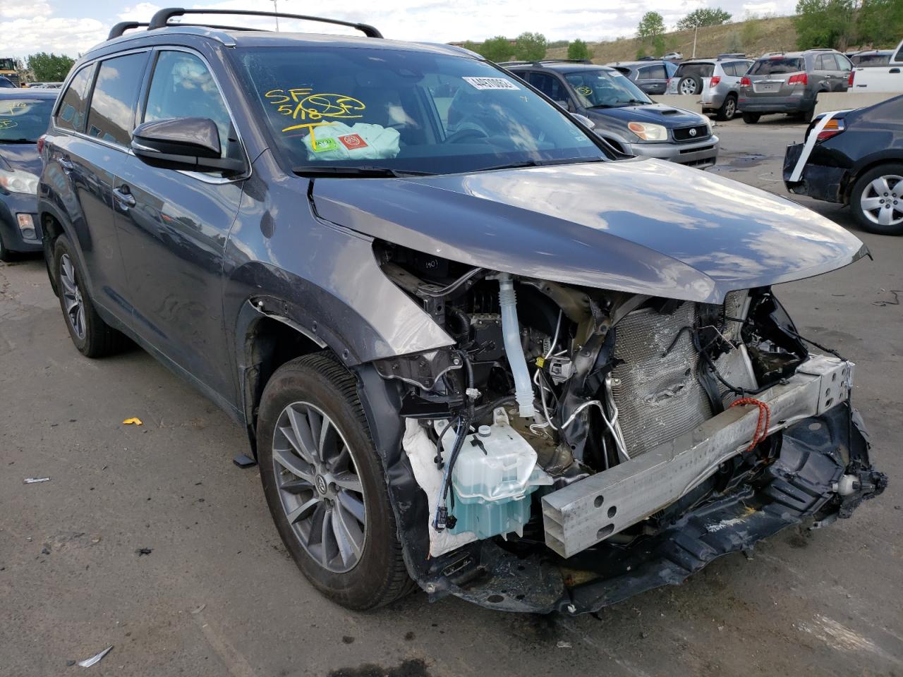 TOYOTA HIGHLANDER 2019 with VIN 5TDJZRFH2KS592156 - Photo from auction