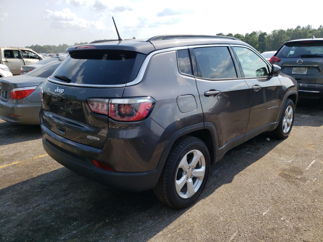 Foto 4 de la subasta – 2018 JEEP COMPASS LA con VIN 3C4NJCBB0JT462114