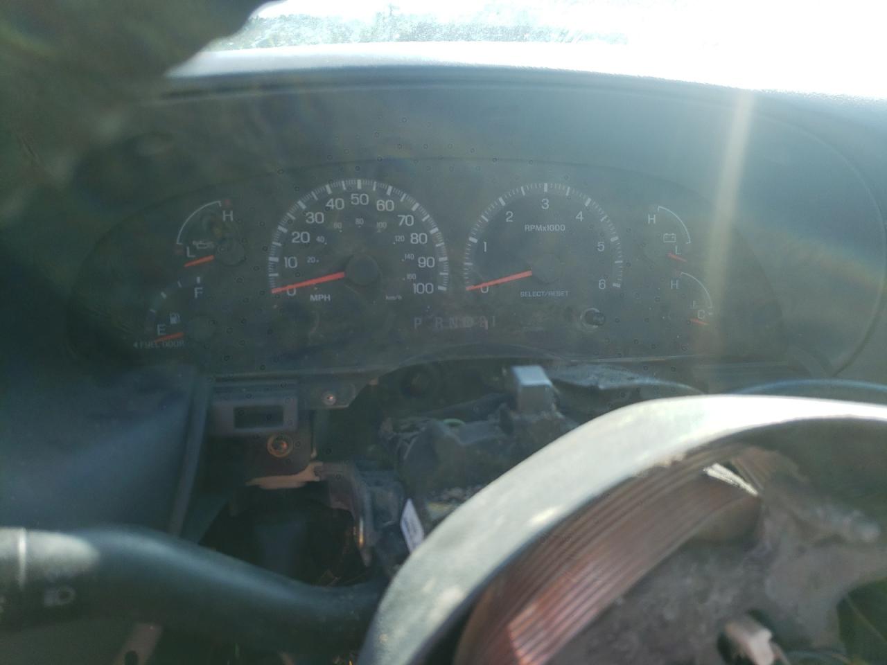 Photo 8 from auction – 2001 FORD F150 with VIN 1FTRF17W11NA52831