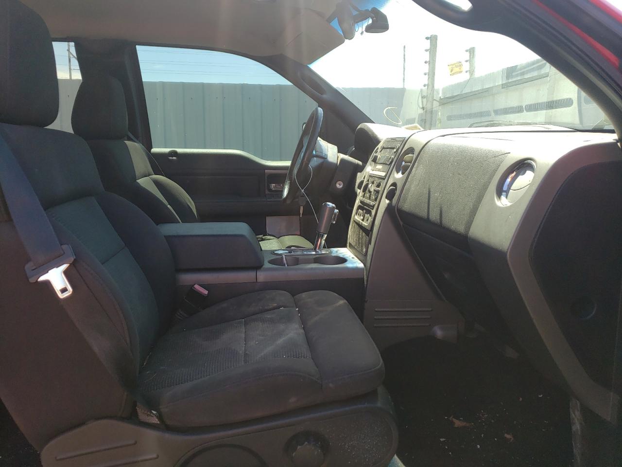 Photo 5 from auction – 2005 FORD F150 with VIN 1FTPX04545KC35089