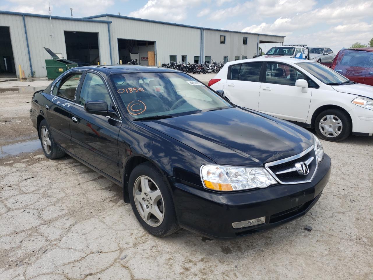 ACURA 3.2TL 2002 with VIN 19UUA566X2A018561 - Photo from auction