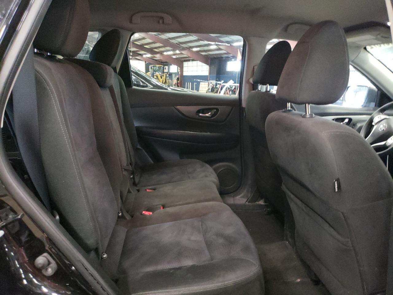 Photo 6 from auction – 2015 NISSAN ROGUE S with VIN KNMAT2MV5FP535869