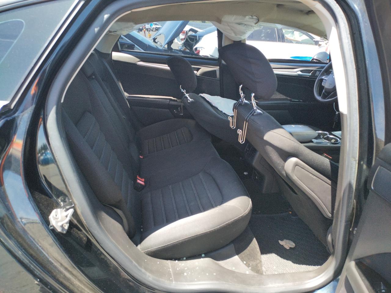 Photo 6 from auction – 2014 FORD FUSION SE with VIN 3FA6P0H72ER195202