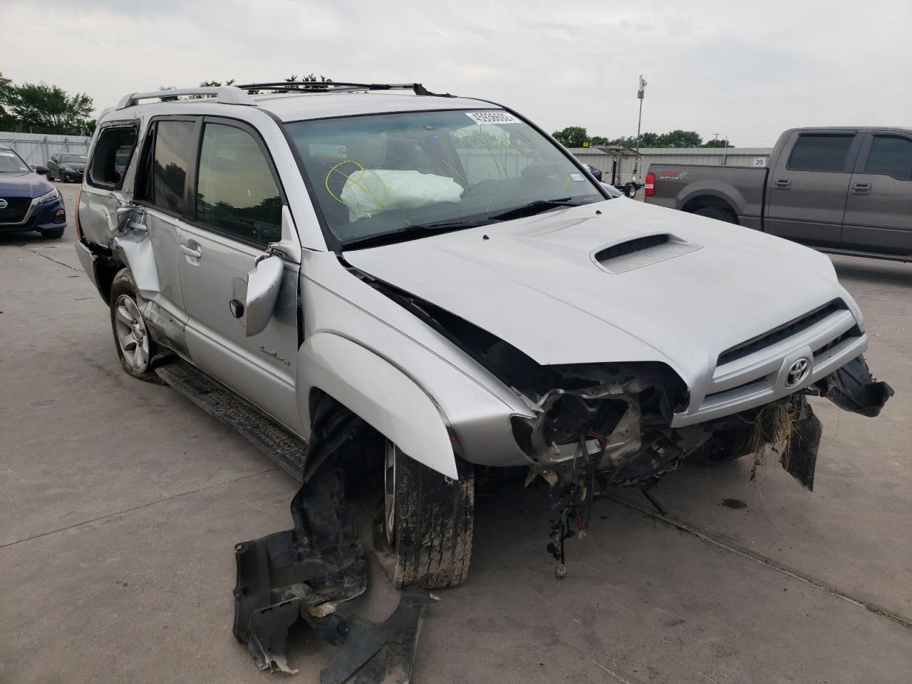 TOYOTA 4RUNNER SR 2004 with VIN JTEZU14R340042268 - Photo from auction
