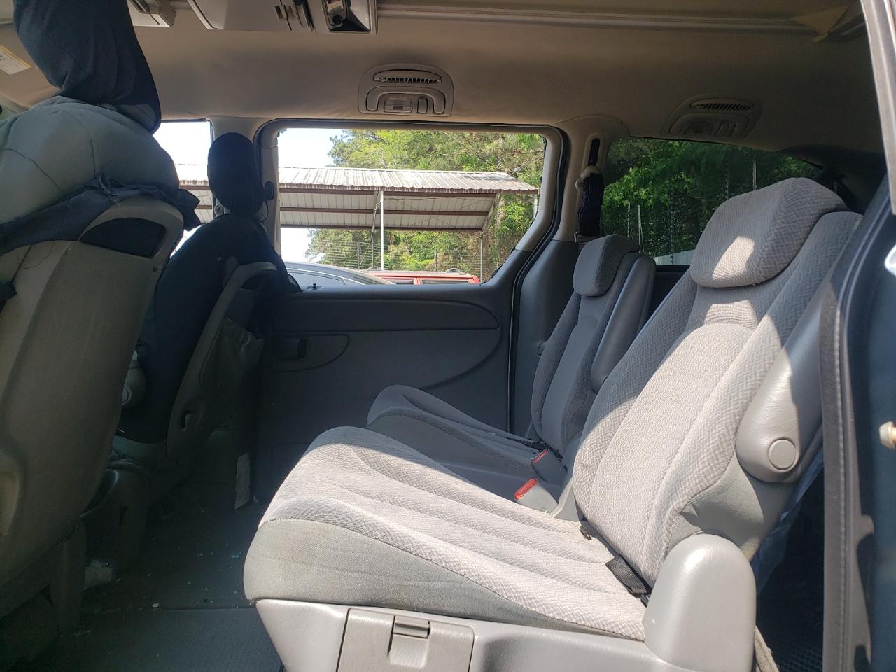 Photo 6 from auction – 2005 DODGE GRAND CARA with VIN 2D4GP44L55R248380