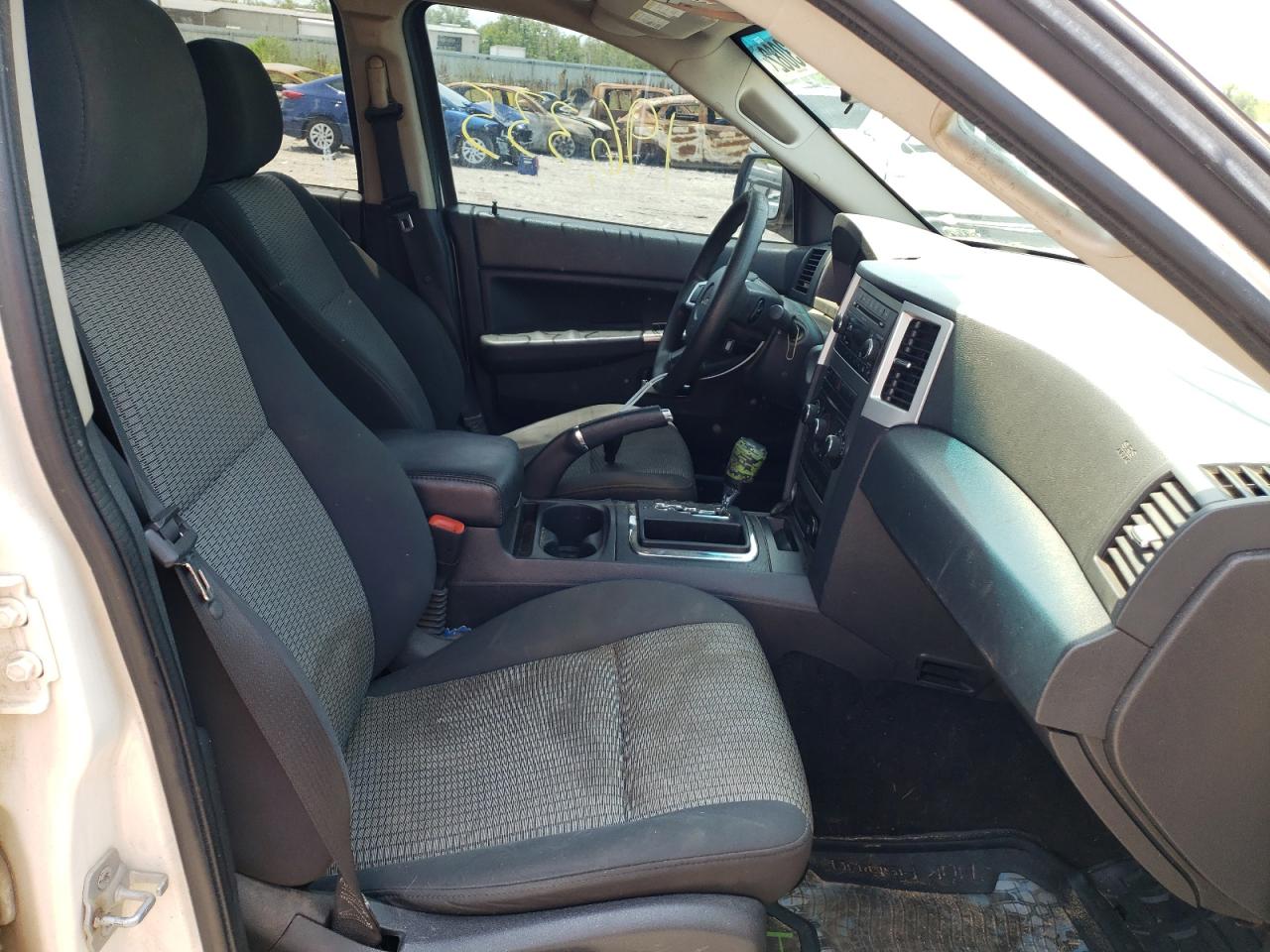 Photo 5 from auction – 2010 JEEP GRAND CHER with VIN 1J4PR4GK7AC153780