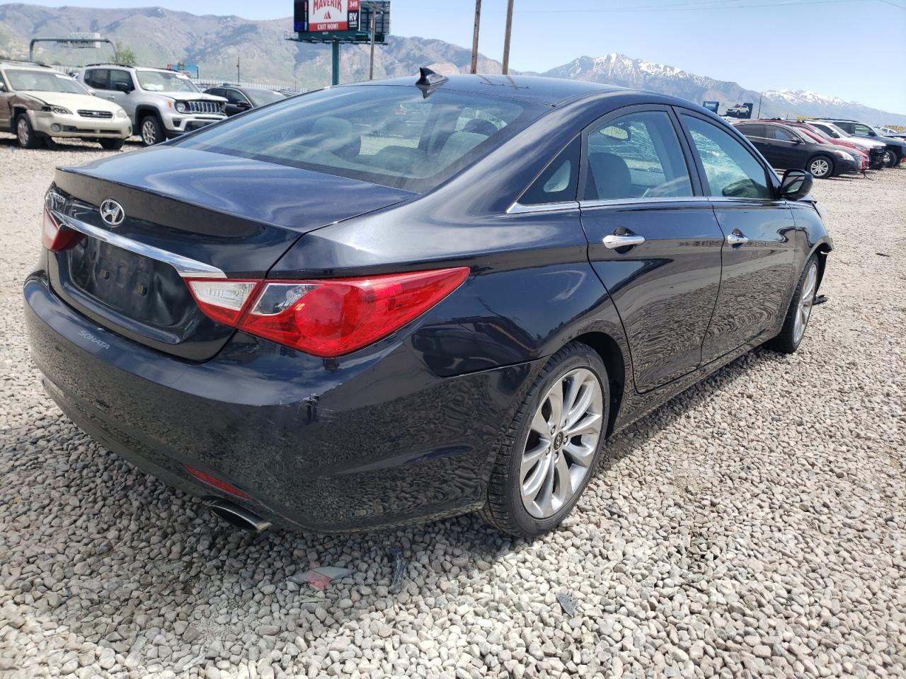 Photo 4 from auction – 2013 HYUNDAI SONATA SE with VIN 5NPEC4AC3DH778170