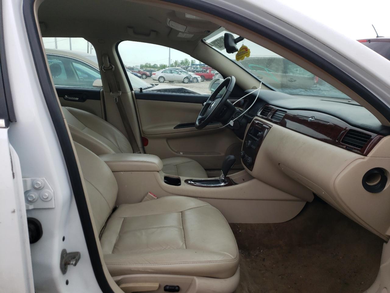 Photo 5 from auction – 2010 CHEVROLET IMPALA LTZ with VIN 2G1WC5EM0A1147296