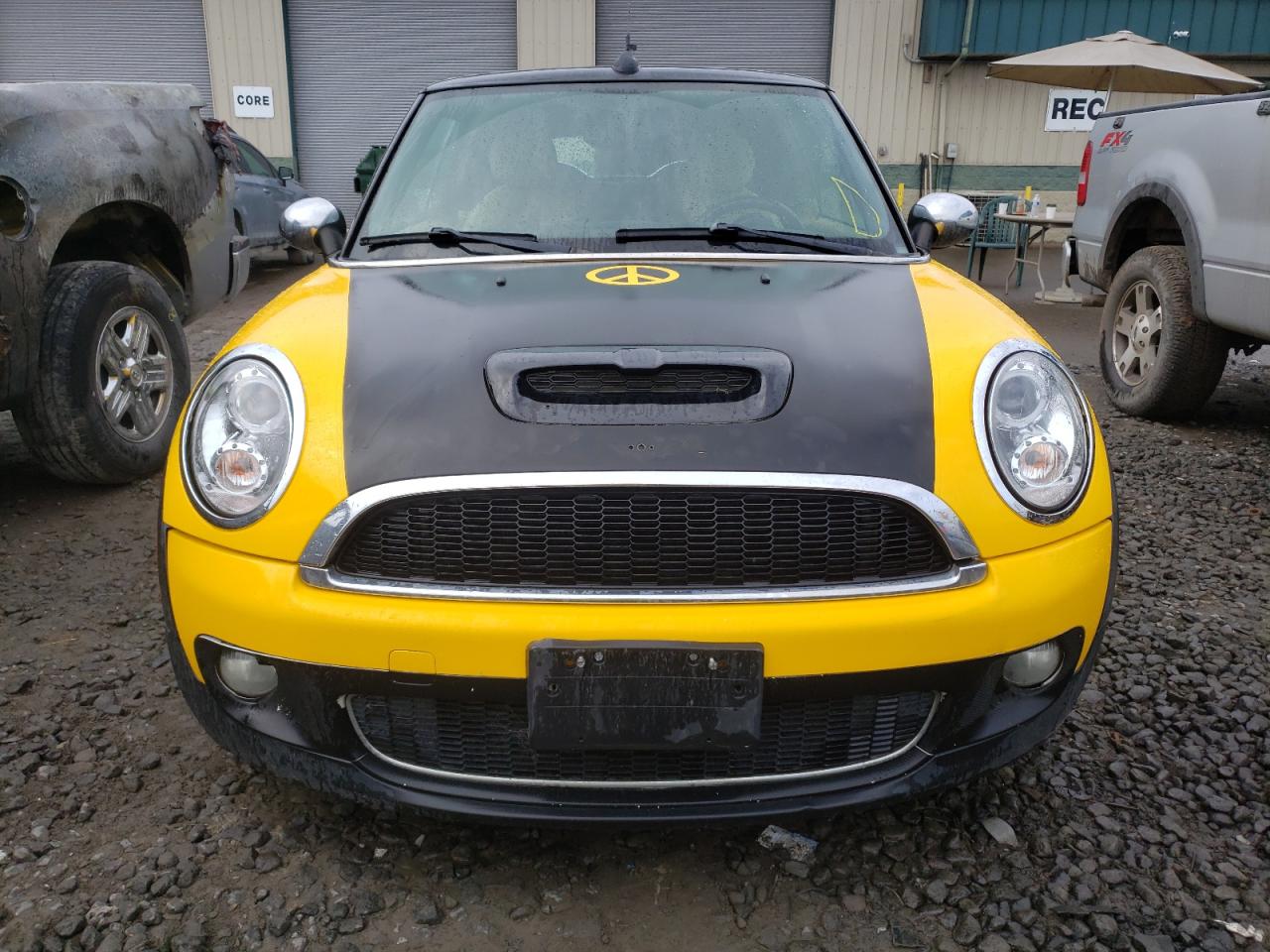 Photo 9 from auction – 2009 MINI COOPER S with VIN WMWMS33589TY08156