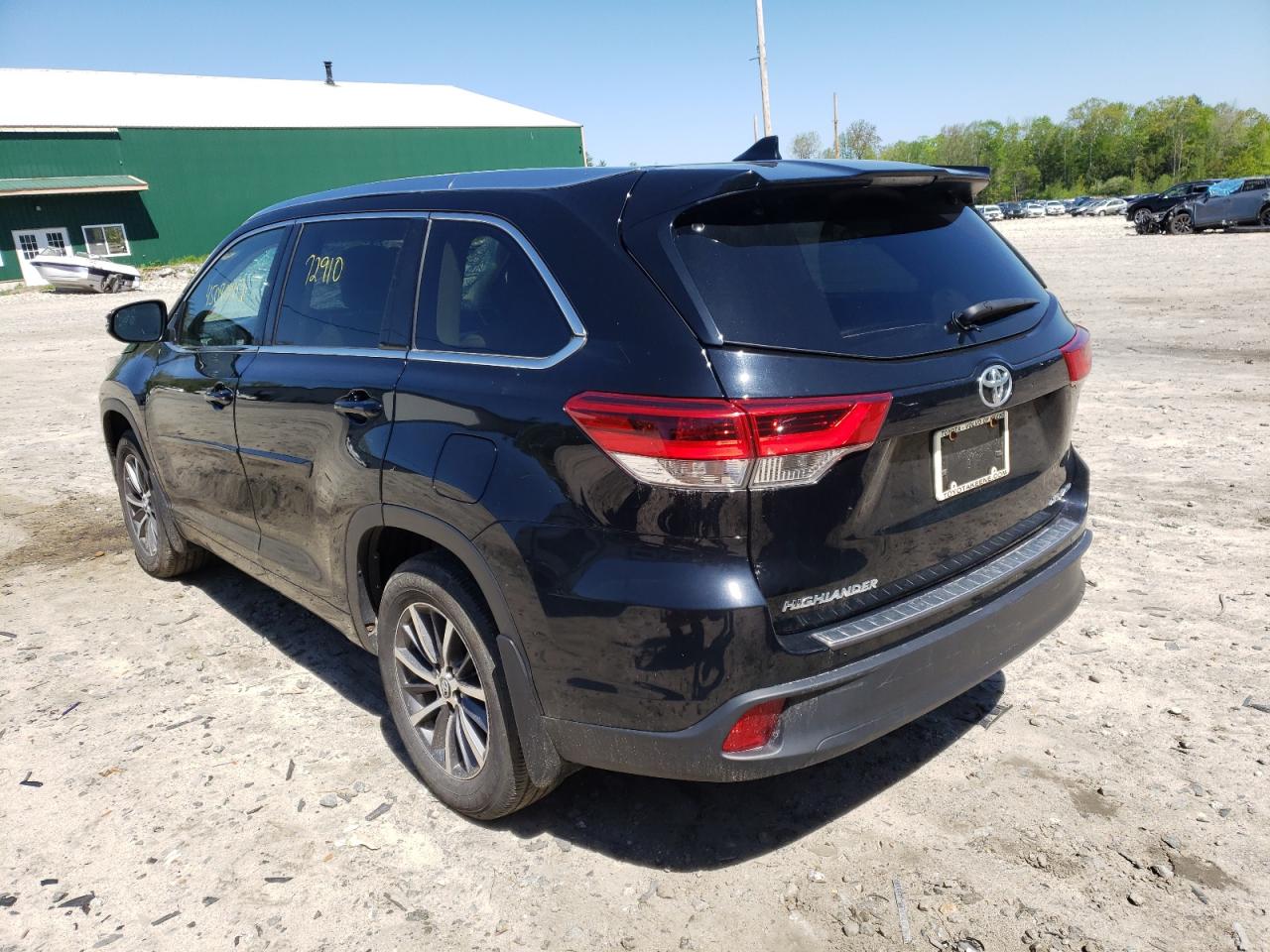 Foto 3 de la subasta – 2017 TOYOTA HIGHLANDER con VIN 5TDJZRFH4HS408893