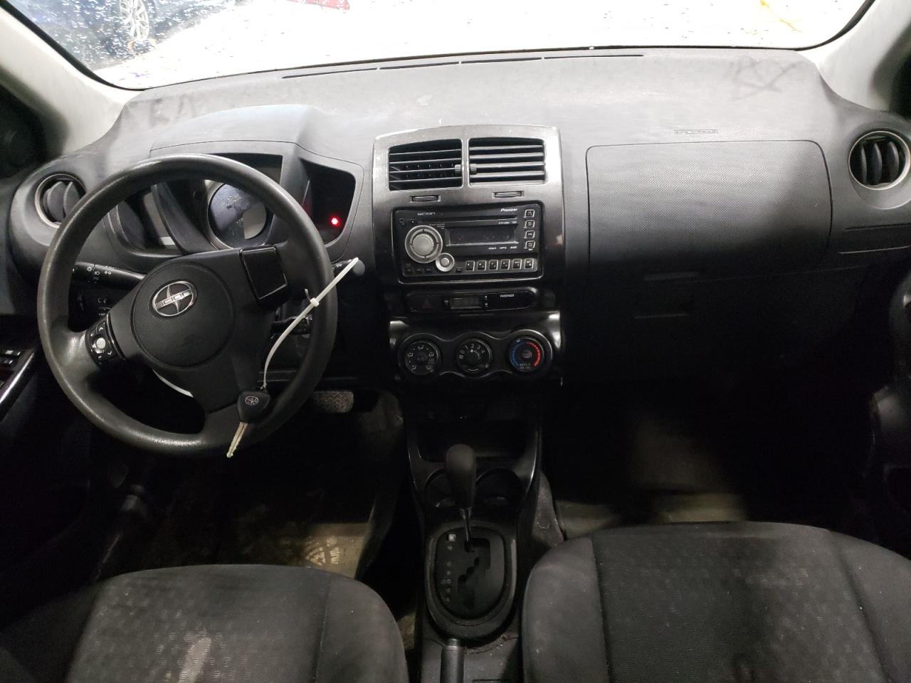 Photo 9 from auction – 2010 TOYOTA SCION XD with VIN JTKKU4B41AJ058577