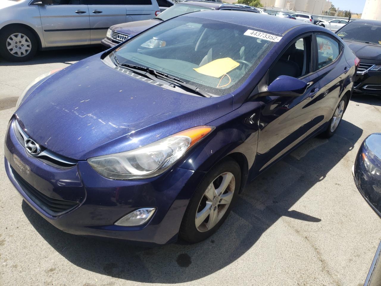 Photo 2 from auction – 2012 HYUNDAI ELANTRA GL with VIN 5NPDH4AE4CH082642