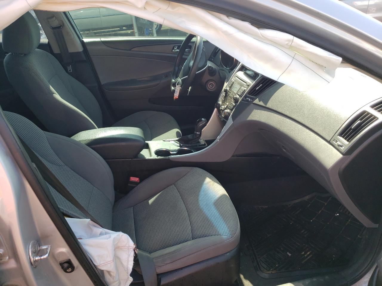 Photo 5 from auction – 2011 HYUNDAI SONATA GLS with VIN 5NPEB4AC0BH243698