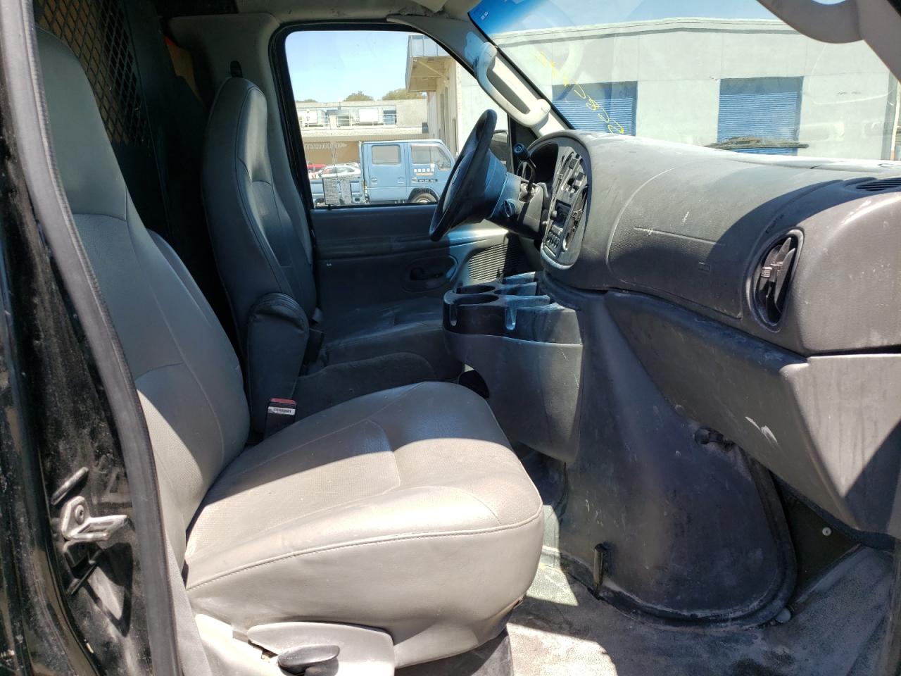 Photo 5 from auction – 2006 FORD ECONOLINE with VIN 1FTRE14W26DA86846