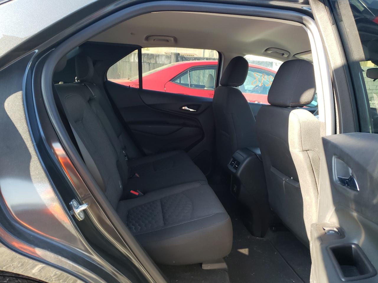 Photo 6 from auction – 2020 CHEVROLET EQUINOX LT with VIN 2GNAXJEV7L6228882
