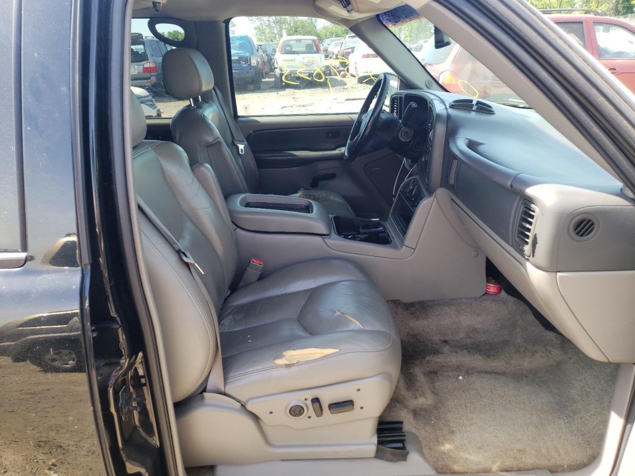 Photo 5 from auction – 2003 CHEVROLET SUBURBAN C with VIN 3GNEC16Z23G240750