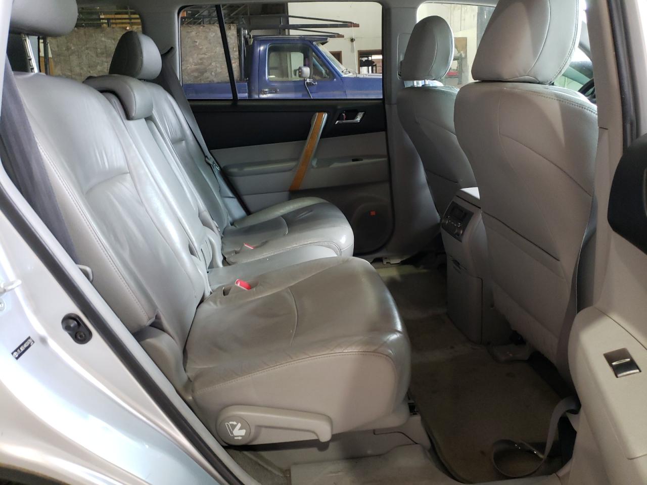 Zdjęcie 6 z aukcji – 2010 TOYOTA HIGHLANDER z VIN JTEJW3EH4A2047861
