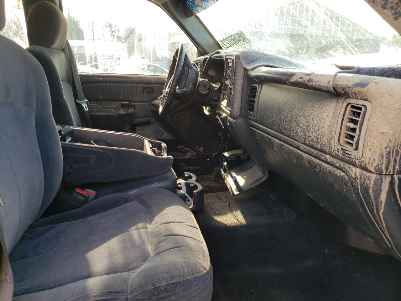 Photo 5 from auction – 2001 CHEVROLET SILVERADO with VIN 2GCEK19T411380761