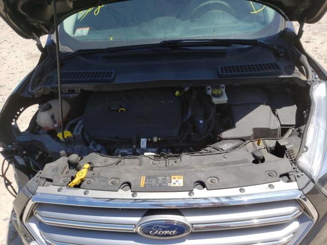 Photo 7 from auction – 2017 FORD ESCAPE SE with VIN 1FMCU9GD5HUC97880