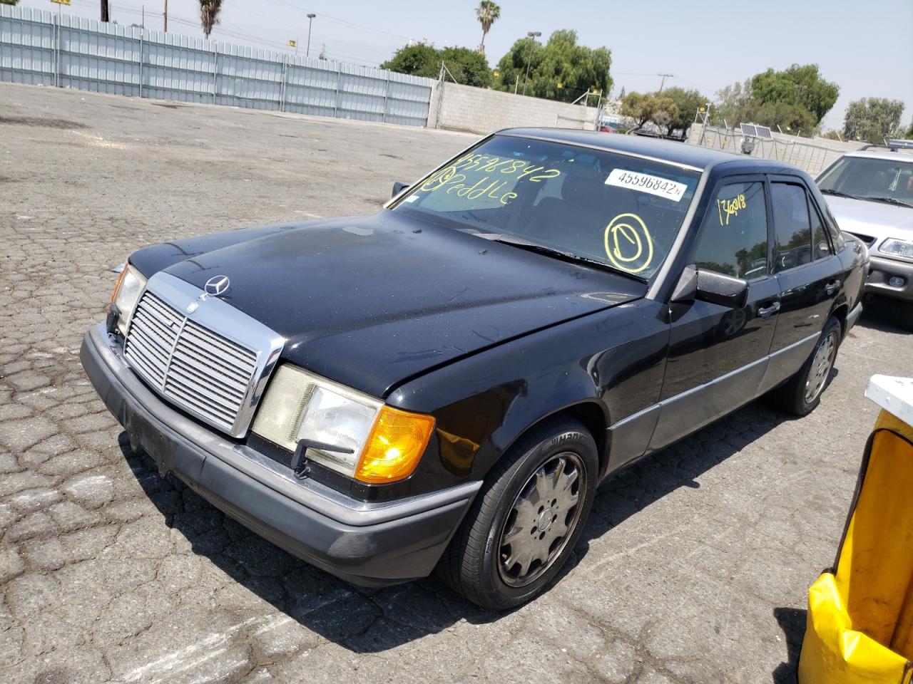 Photo 2 from auction – 1993 MERCEDES-BENZ 400 E with VIN WDBEA34E4PB864976