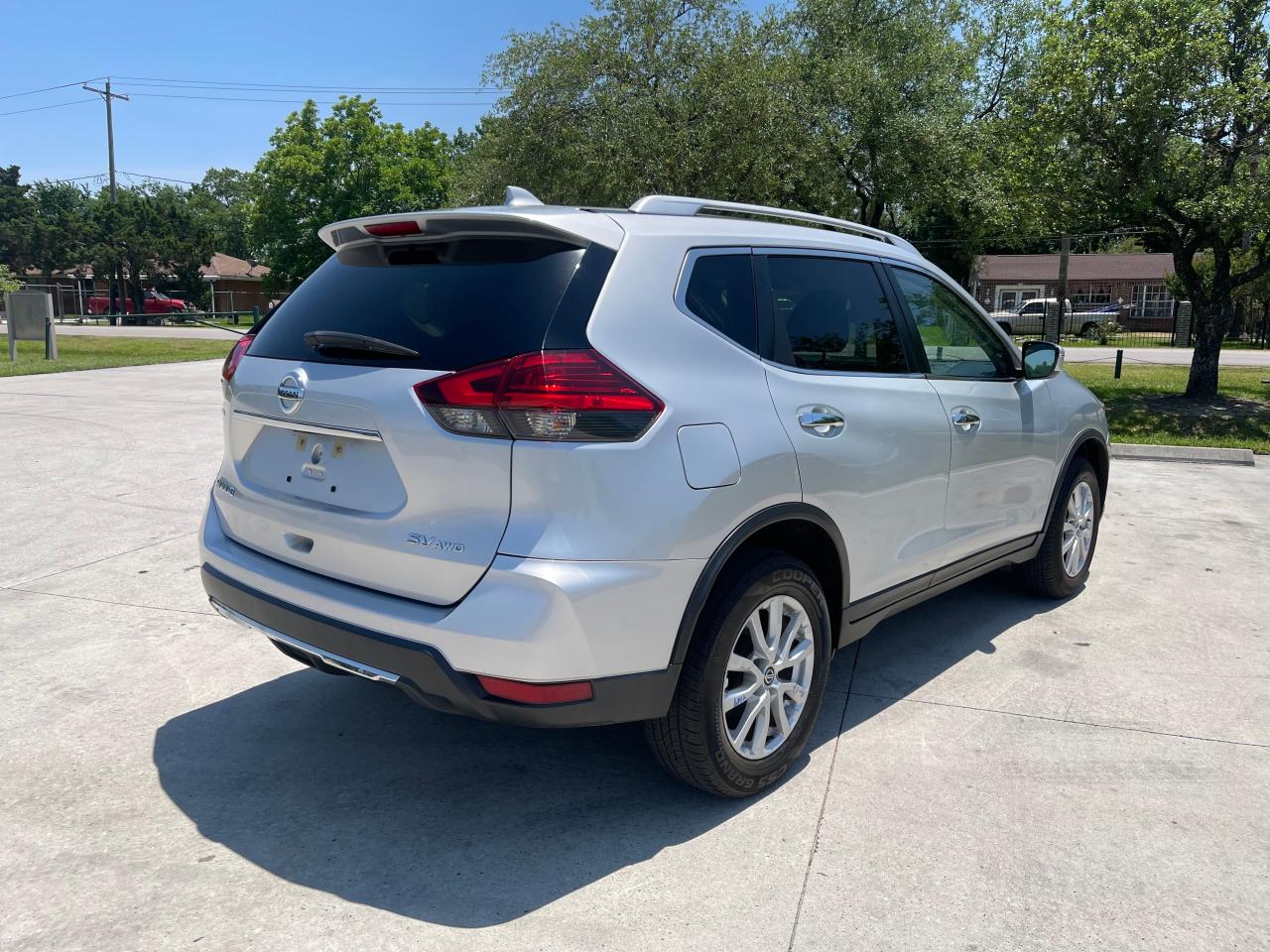 Photo 4 from auction – 2017 NISSAN ROGUE S with VIN KNMAT2MV8HP545427
