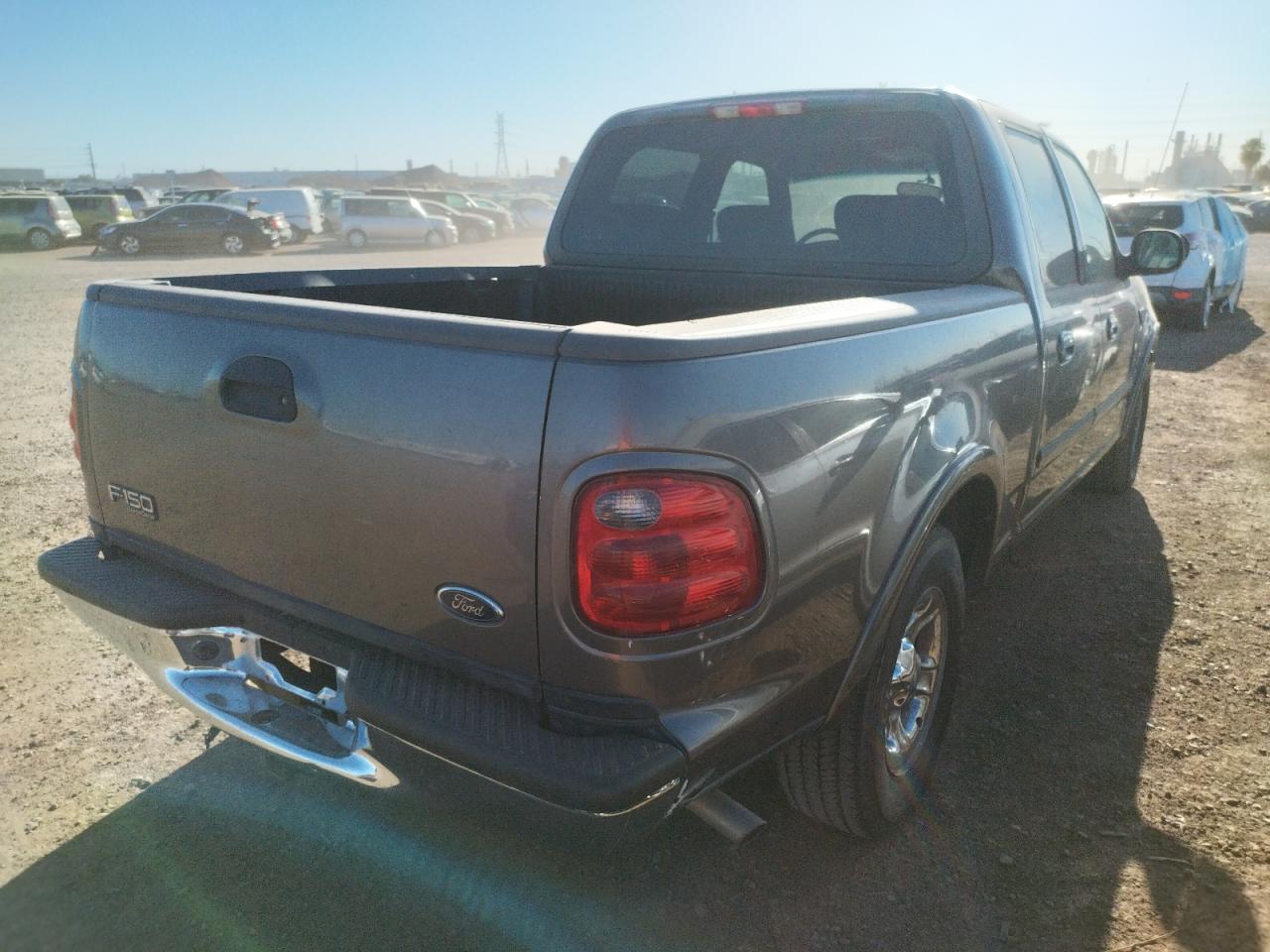 Photo 4 from auction – 2002 FORD F150 SUPER with VIN 1FTRW07602KD31295