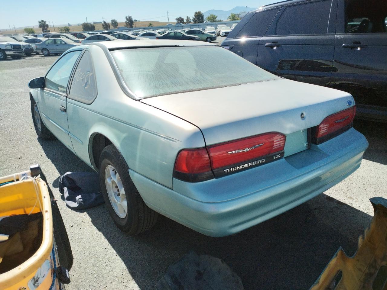 Photo 3 from auction – 1994 FORD THUNDERBIR with VIN 1FALP62W3RH111899