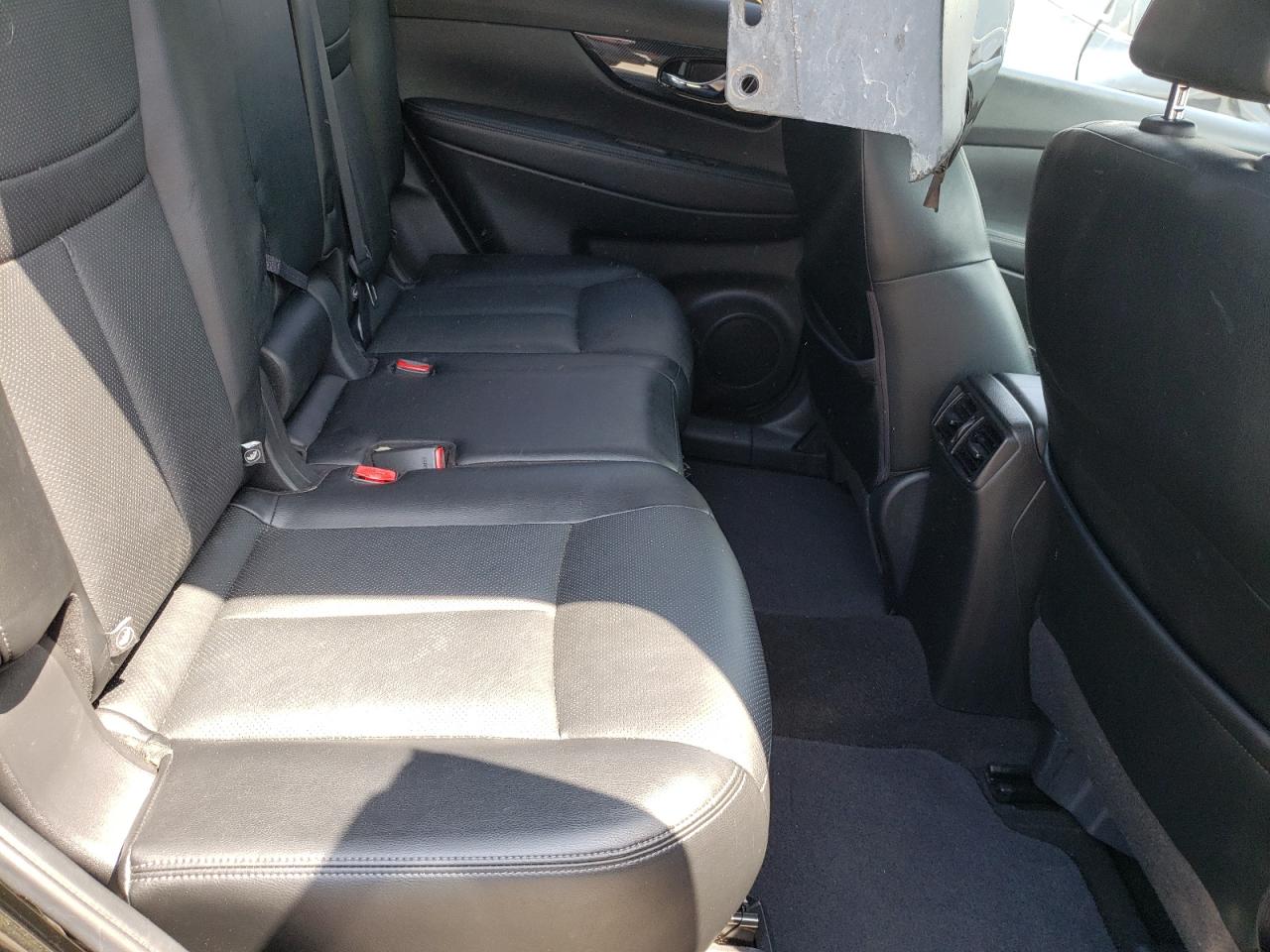 Photo 6 from auction – 2017 NISSAN ROGUE S with VIN JN8AT2MT8HW399698
